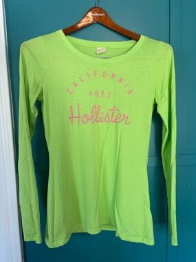 Hollister Lime Green Long Sleeve Tee with Pink Script Size Large